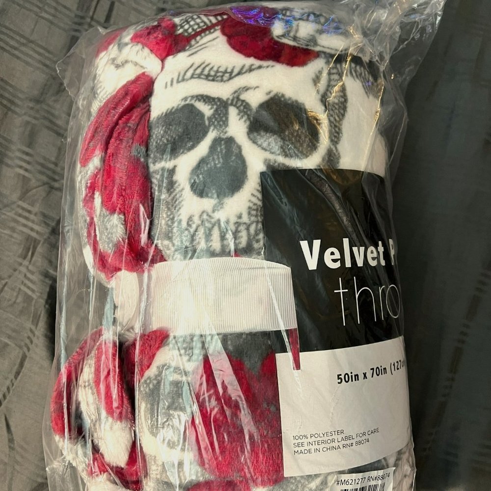 Botanical Skull design Velvet Throw Blanket 50 x 70 inches